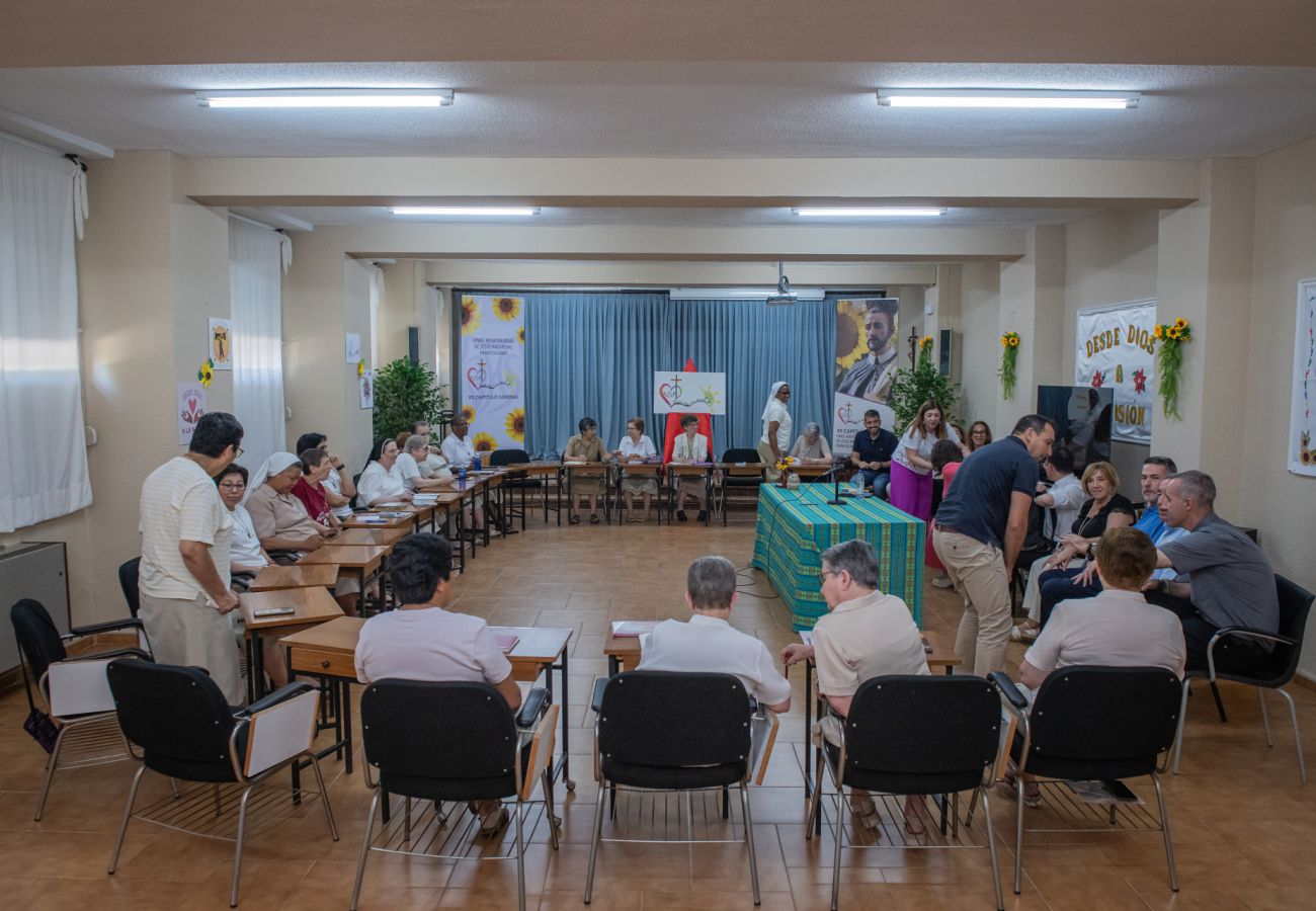 Encuentro con laic@s: El Capítulo XX se ilumina desde la comunión